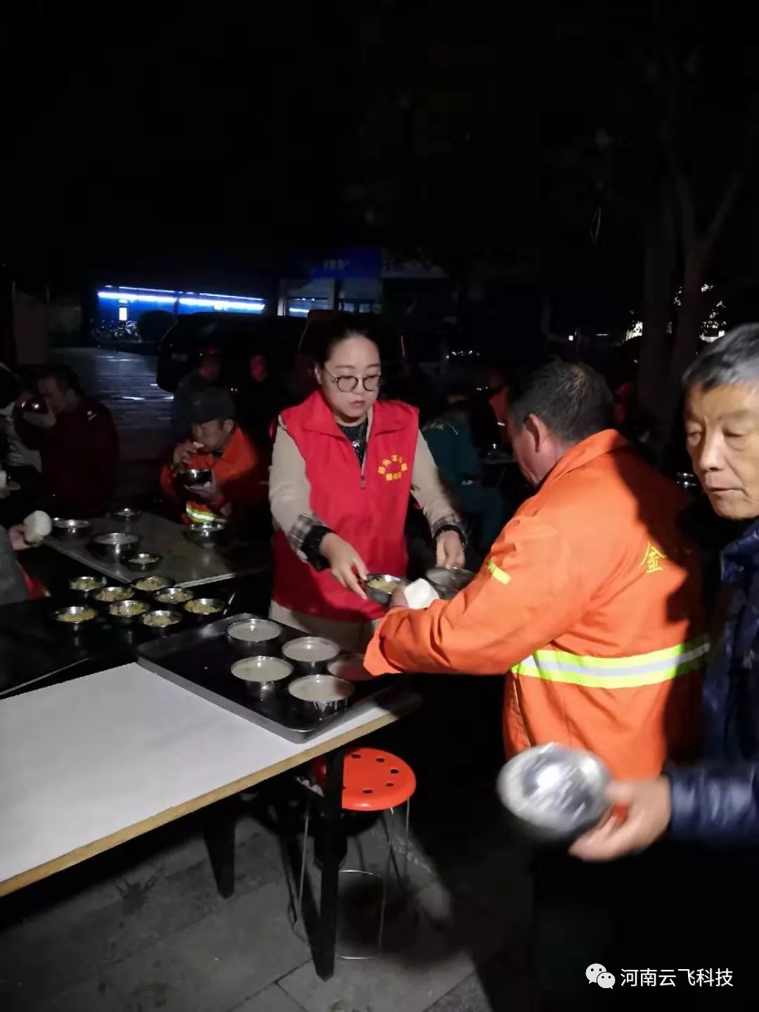 ���wС������M(j��n)�������?zh��n)��x����